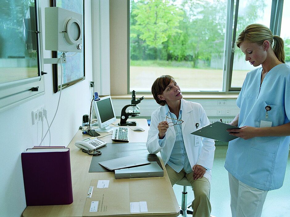 photo - médecin et soignant