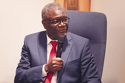 photo - Dr Denis Mukwege, prix Nobel de la paix et parrain de la Maison des femmes Gisèle Halimi