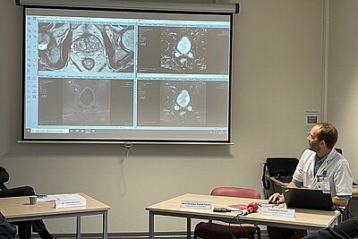 photo - Démonstration de l’outil Paros en radiologie par le Dr Luc Beuzit, radiologue